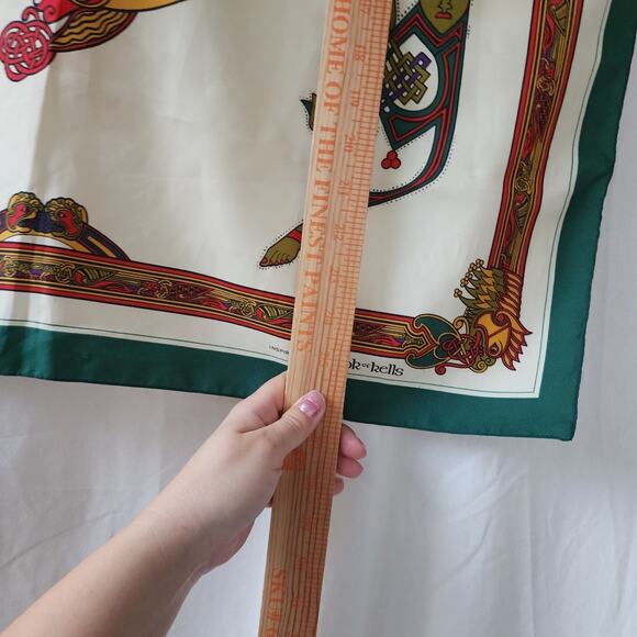 Book of Kells Scarf Celtic Irish Art Square Green Border Polyester Vintage - Picture 4 of 10